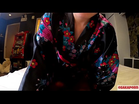 ❤️ Vajza e re cosplay pëlqen seksin deri në orgazmë me një shiringë në një kalorës dhe një blowjob. Vajzë aziatike me pidhi leshtore dhe cica të bukura me kostum tradicional japonez në video amatore që tregon masturbim me lodra qij. Sakura 3 OSAKAPORN. ️ Porno tek ne ☑