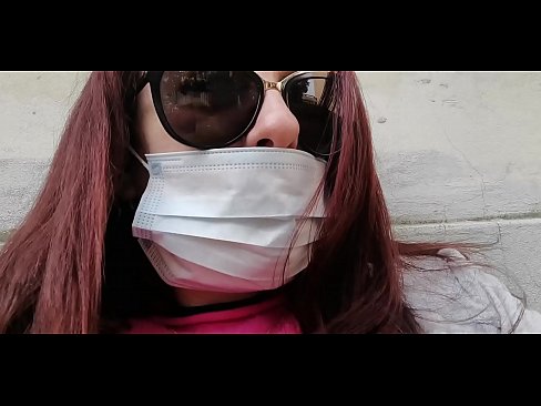 ❤️ Nicoletta hakmerret me fqinjin e saj dhe urinon në garazhin e tij (Karantina speciale italiane Covid19) ️ Porno tek ne ☑